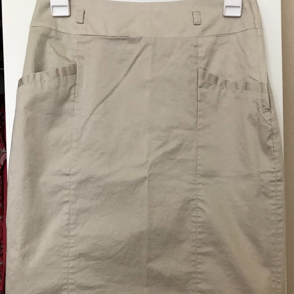 H and M Khaki skirt